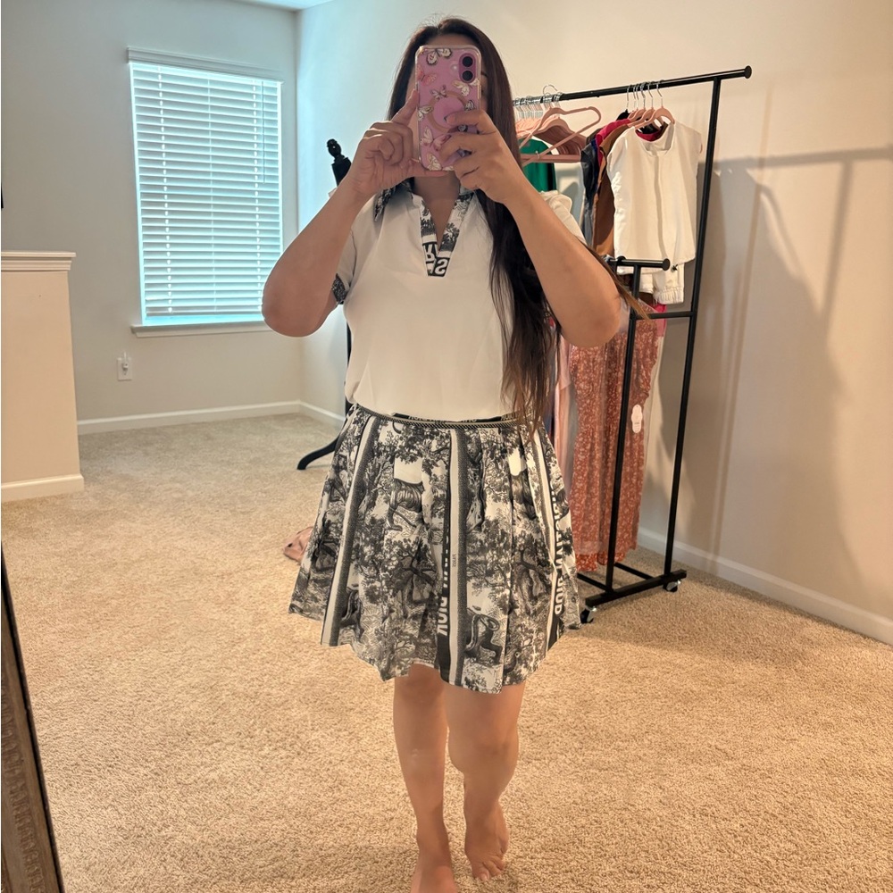 Elegant Monochrome Women's Skater Skirt